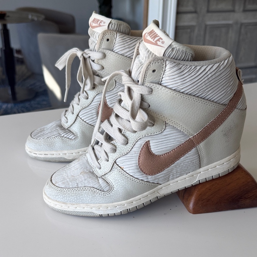 Nike Le Terme Swoosh  Women's Sneakers - Cream and Rose Gold High Tops